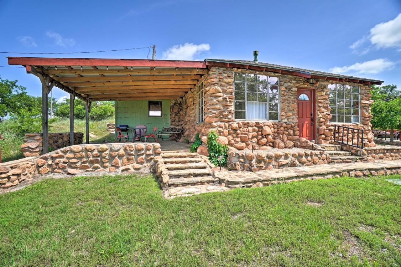 Enchanting Hilltop Cottage In Medicine Park! Exterior foto