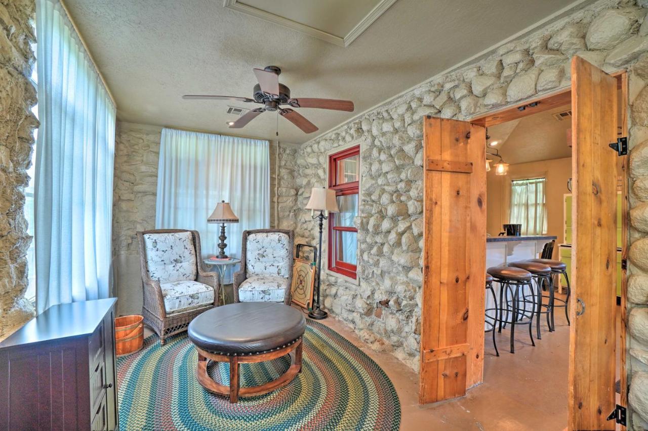 Enchanting Hilltop Cottage In Medicine Park! Exterior foto